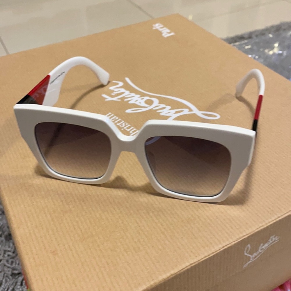 Brand new in case Fendi multicolor sunglasses